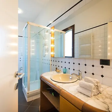 ベッド・アンド・ブレックファスト Giardino Di Mia カルデラーラ・ディ・レーノ